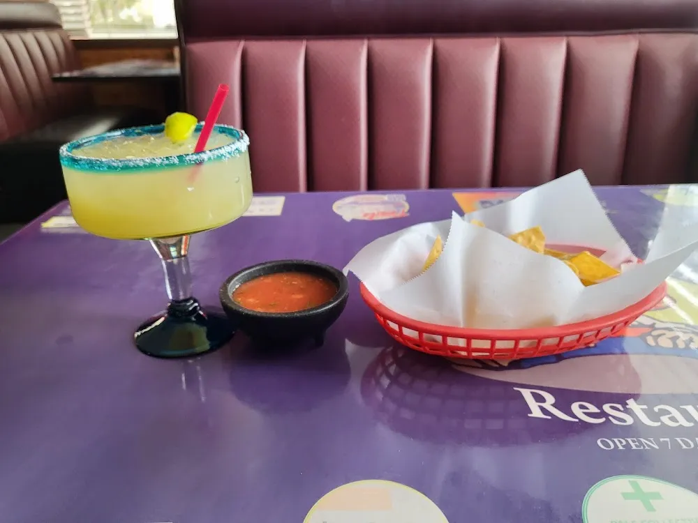 Margarita & Chips Y Salsa